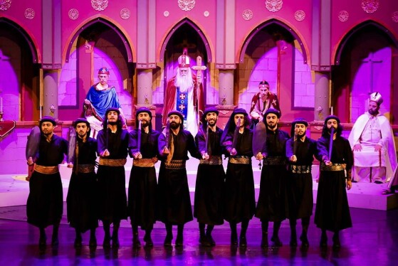 نمایش و او جان من است