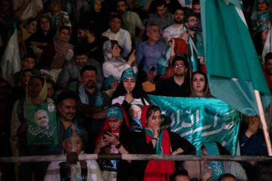 اجتماع هواداران «مسعود پزشکیان» در ورزشگاه حیدرنیا -۱