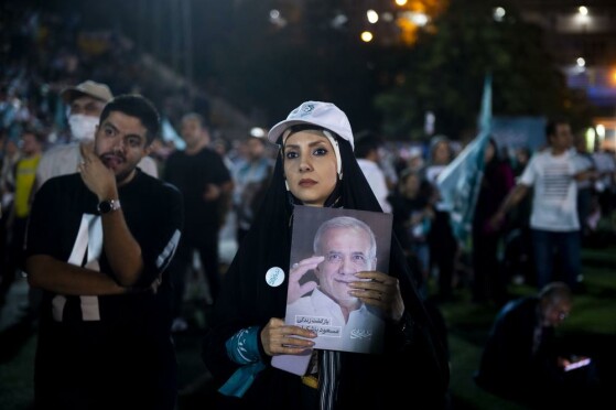 اجتماع هواداران «مسعود پزشکیان» در ورزشگاه حیدرنیا -۲