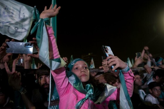 اجتماع هواداران «مسعود پزشکیان» در ورزشگاه حیدرنیا -۲