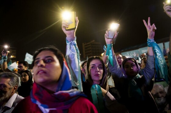 اجتماع هواداران «مسعود پزشکیان» در ورزشگاه حیدرنیا -۲