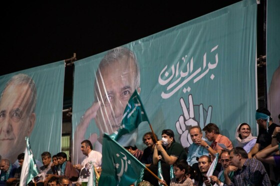 اجتماع هواداران «مسعود پزشکیان» در ورزشگاه حیدرنیا -۱