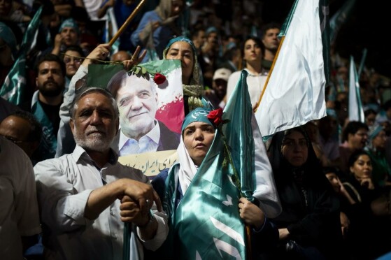 اجتماع هواداران «مسعود پزشکیان» در ورزشگاه حیدرنیا -۲