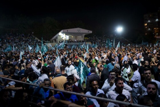 اجتماع هواداران «مسعود پزشکیان» در ورزشگاه حیدرنیا -۲