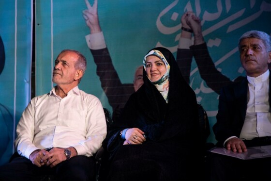 اجتماع هواداران «مسعود پزشکیان» در ورزشگاه حیدرنیا -۱