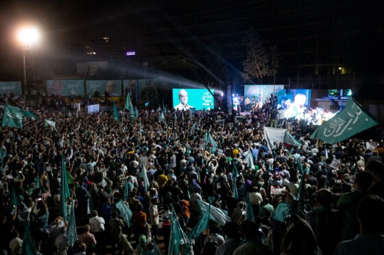 اجتماع هواداران «مسعود پزشکیان» در ورزشگاه حیدرنیا -۱