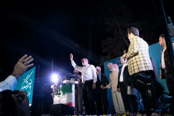 اجتماع هواداران «مسعود پزشکیان» در ورزشگاه حیدرنیا -۱