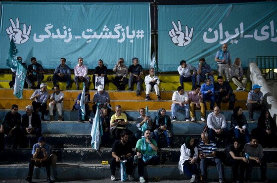 اجتماع هواداران «مسعود پزشکیان» در ورزشگاه حیدرنیا -۲