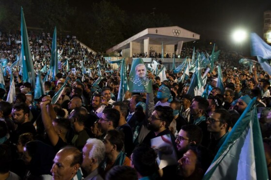 اجتماع هواداران «مسعود پزشکیان» در ورزشگاه حیدرنیا -۲