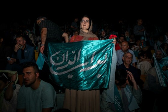 اجتماع هواداران «مسعود پزشکیان» در ورزشگاه حیدرنیا -۱