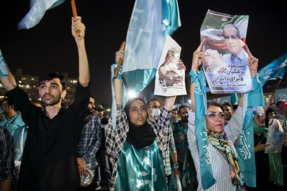 اجتماع هواداران «مسعود پزشکیان» در ورزشگاه حیدرنیا -۲