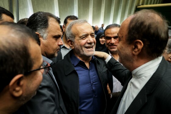 حضور مسعود پزشکیان در صحن علنی مجلس