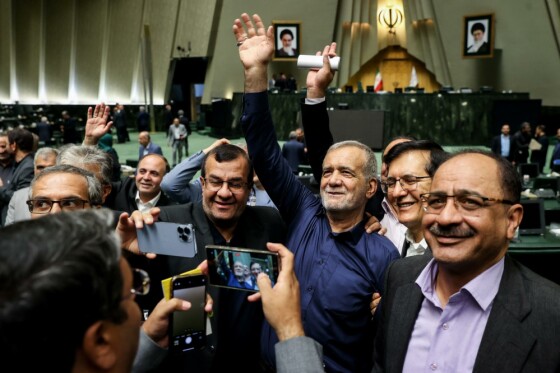 حضور مسعود پزشکیان در صحن علنی مجلس