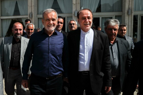 حضور مسعود پزشکیان در صحن علنی مجلس