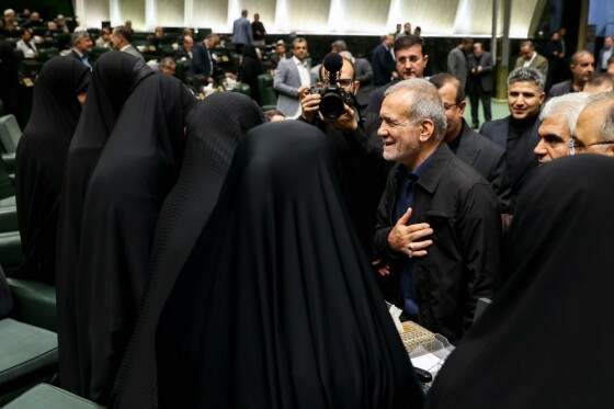 حضور مسعود پزشکیان در صحن علنی مجلس