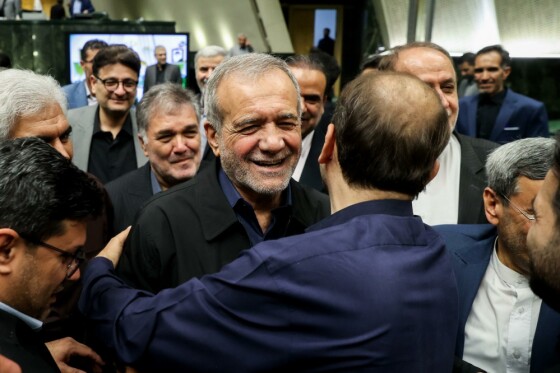 حضور مسعود پزشکیان در صحن علنی مجلس