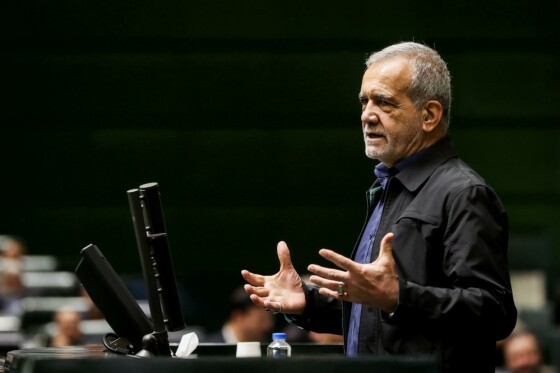 حضور مسعود پزشکیان در صحن علنی مجلس