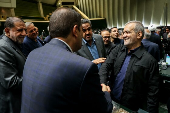 حضور مسعود پزشکیان در صحن علنی مجلس