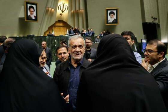 حضور مسعود پزشکیان در صحن علنی مجلس