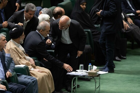 اولین جلسه بررسی صلاحیت وزرای پیشنهادی دولت چهاردهم با حضور رئیسجمهور