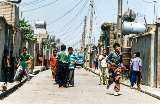 سرگرمی و آب تنی تابستان در دهه هفتاد