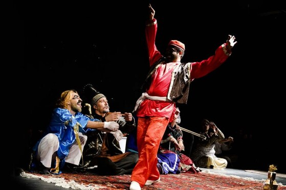 نمایش مضحکه سیاه