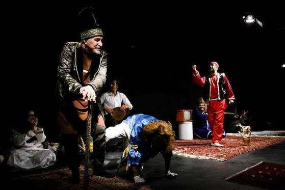 نمایش مضحکه سیاه