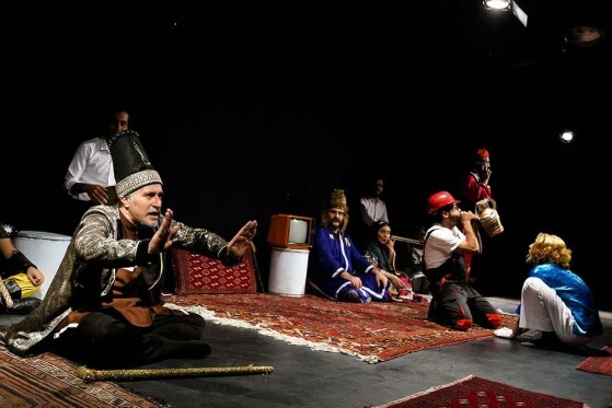 نمایش مضحکه سیاه