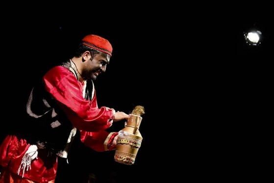 نمایش مضحکه سیاه