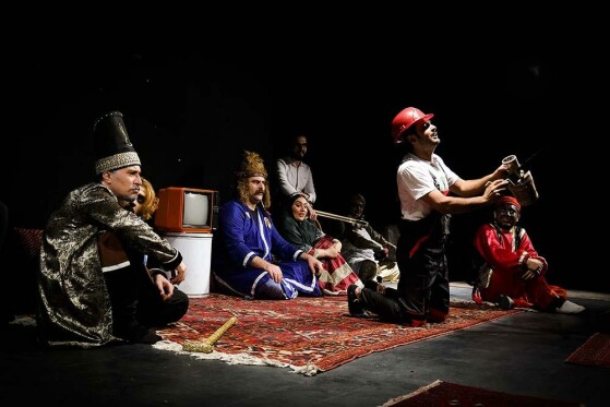 نمایش مضحکه سیاه