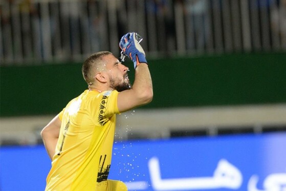 دیدار تیم های فوتبال استقلال و پرسپولیس