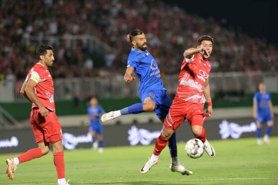 دیدار تیم های فوتبال استقلال و پرسپولیس