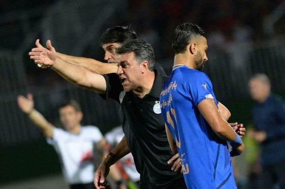 دیدار تیم های فوتبال استقلال و پرسپولیس