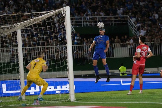 دیدار تیم های فوتبال استقلال و پرسپولیس