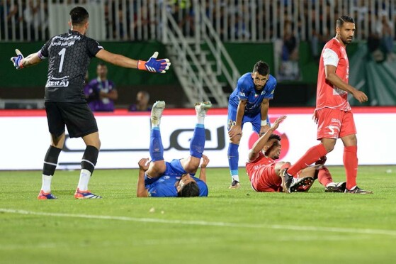 دیدار تیم های فوتبال استقلال و پرسپولیس