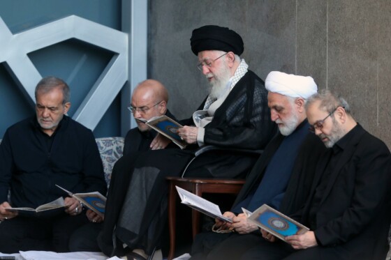 اقامه نماز جمعه تهران به امامت رهبر انقلاب