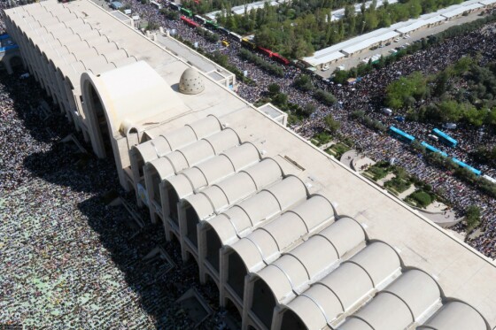 اقامه نماز جمعه تهران به امامت رهبر انقلاب