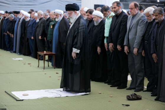 اقامه نماز جمعه تهران به امامت رهبر انقلاب