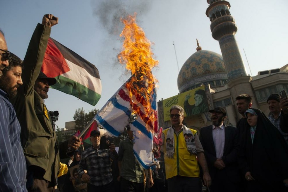 اجتماع مردمی «دفاع از جبهه مقاومت» در میدان فلسطین