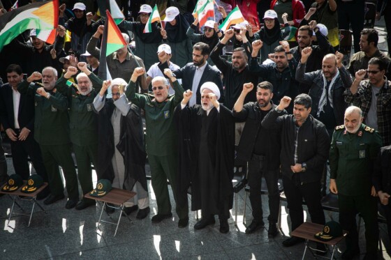 تشییع پیکر شهید «عباس نیلفروشان»