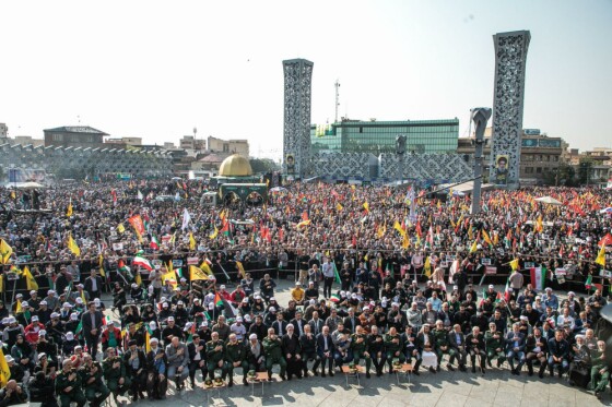 تشییع پیکر شهید «عباس نیلفروشان»