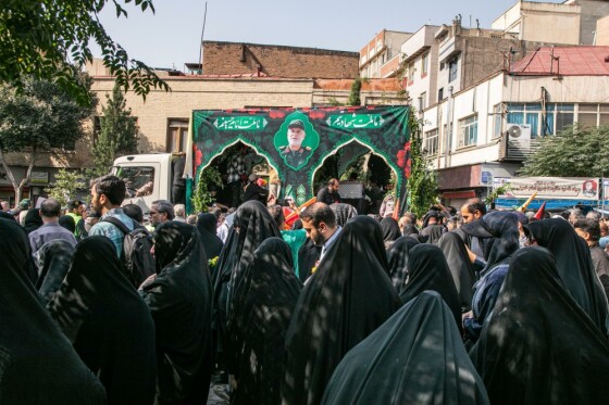 تشییع پیکر شهید «عباس نیلفروشان»