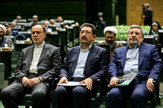 تقدیم لایحه بودجه سال ۱۴۰۴ به مجلس توسط رئیس جمهور