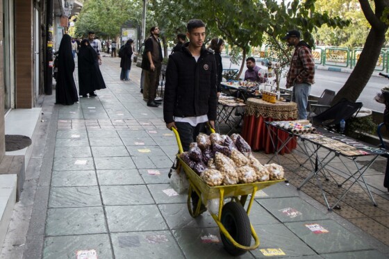روز عادی مردم تهران - ۵ آبان ۱۴۰۳