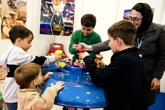 نمایشگاه و بازار فروشِ هشتمین جشنواره ملی اسباببازی