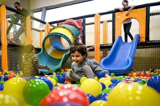 نمایشگاه و بازار فروشِ هشتمین جشنواره ملی اسباببازی