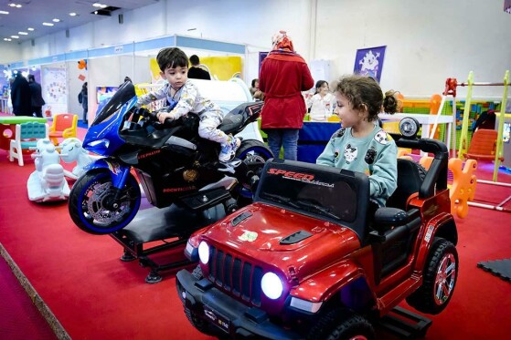 نمایشگاه و بازار فروشِ هشتمین جشنواره ملی اسباببازی