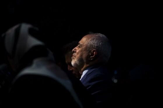 رونمایی از کتاب «توئیتریشدنِ سیاست» با حضور ظریف