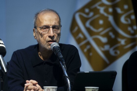 رونمایی از کتاب «توئیتریشدنِ سیاست» با حضور ظریف