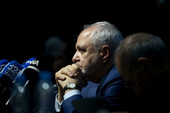 رونمایی از کتاب «توئیتریشدنِ سیاست» با حضور ظریف